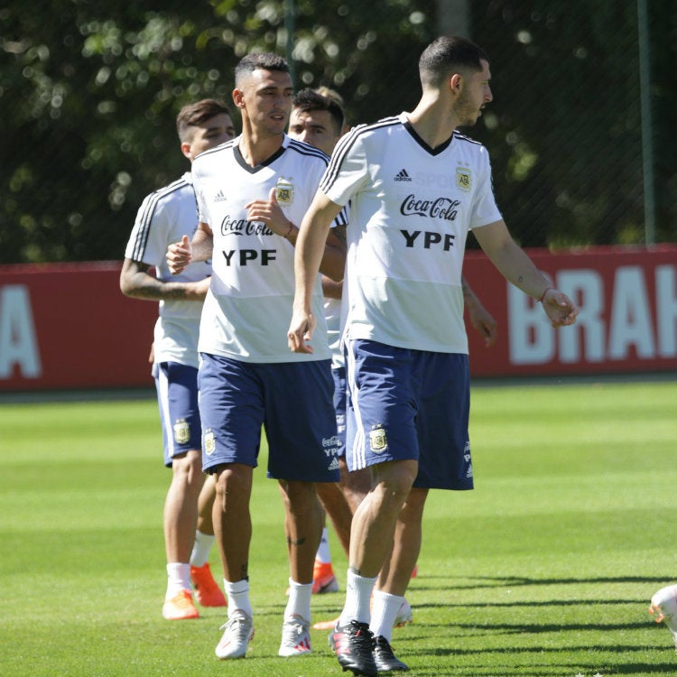 Guido Rodríguez, durante un entrenamiento con Argentina