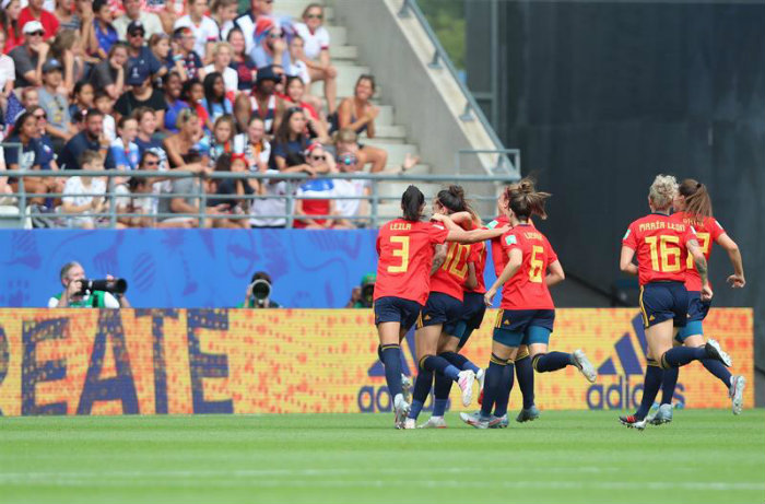 Las españolas festejan gol contra Estados Unidos