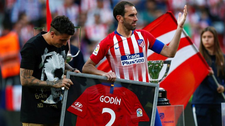 Godín se despide del Atlético en el Metropolitano 