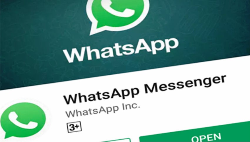 Aplicación de Whatsapp es descargada en un celular 