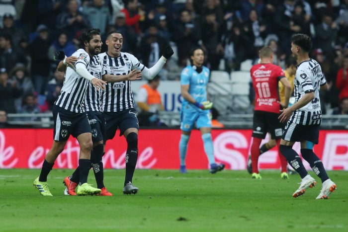 Pizarro y Funes Mori celebran gol