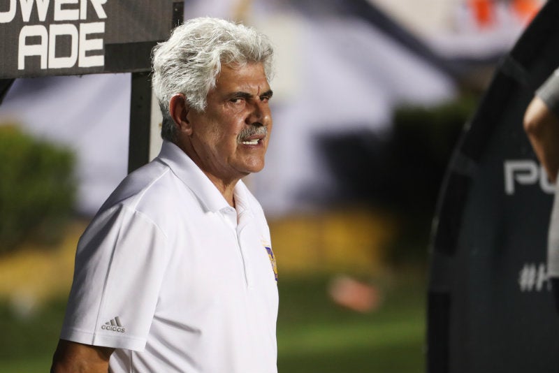 Ricardo Ferretti, durante un juego de Tigres