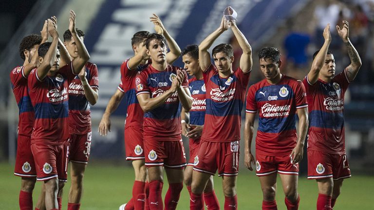 Jugadores de Chivas agradecen a la afición 