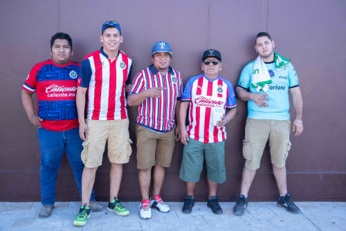 Aficionados previo al debut de sus escuadras en el Apertura 2019