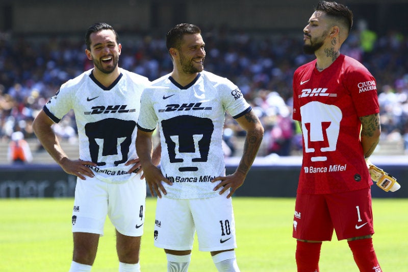 Quintana, Iniestra y Saldivar, en el juego en CU frente a Necaxa