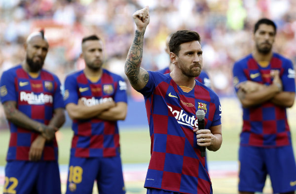 Lionel Messi dando un mensaje previo al Gamper