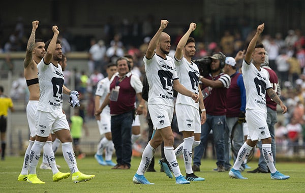 Pumas celebra victoria en CU