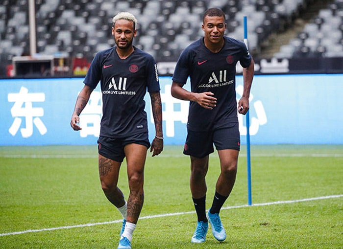 Neymar entrena junto a Mbappé en Francia 