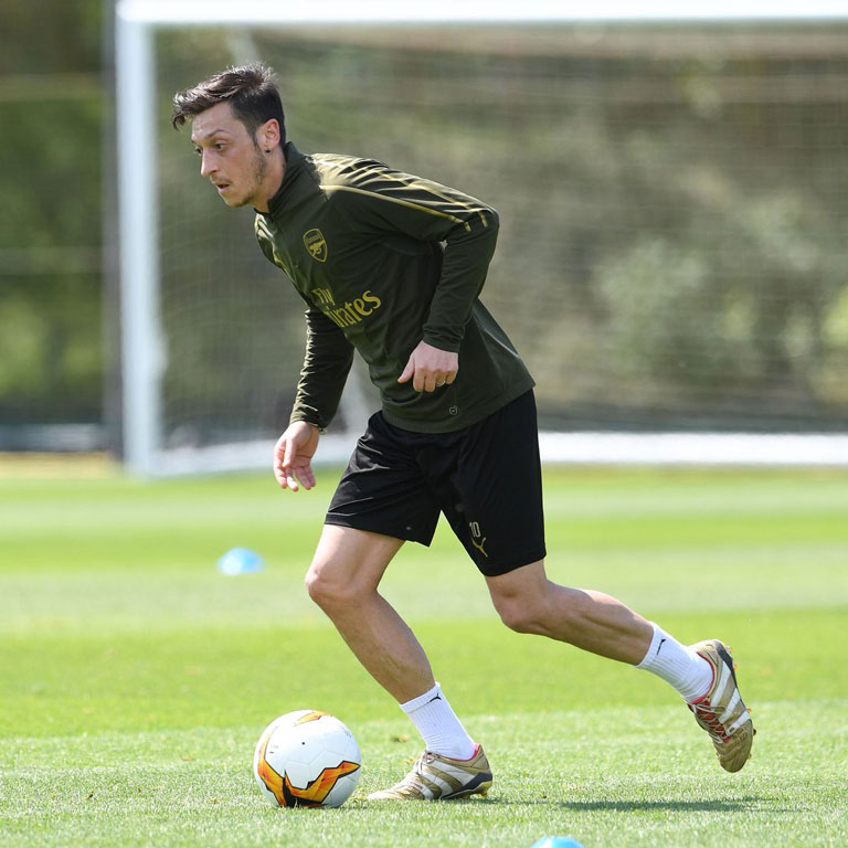 Özil en entrenamiento del Arsenal