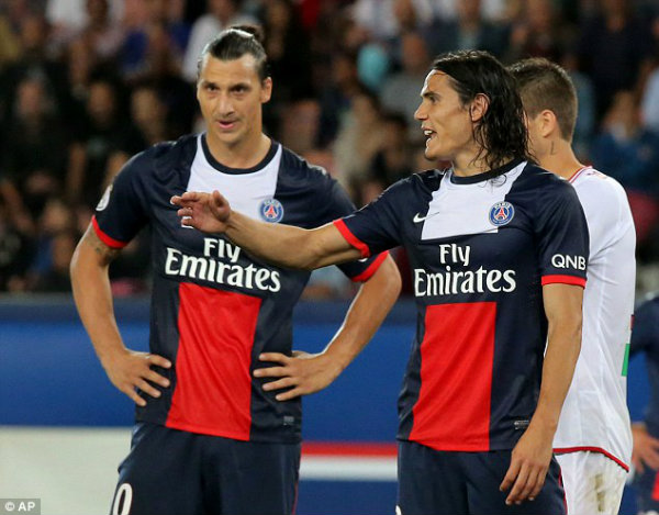 Zlatan Ibrahimovic y Edison Cavani como jugadores del PSG