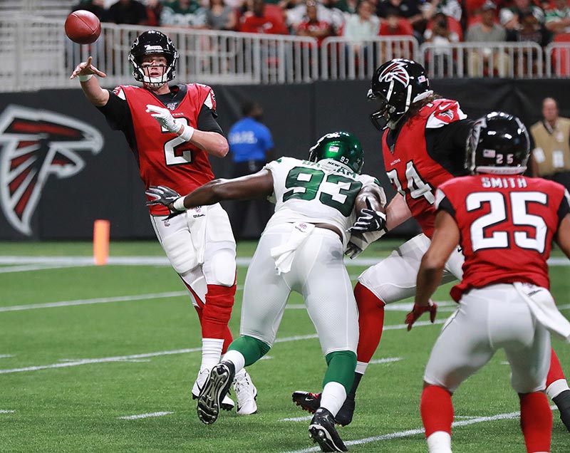 Matt Ryan en acción de pretemporada contra los Jets