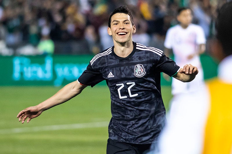 Hirving Lozano celebra un gol con la Selección Mexicana