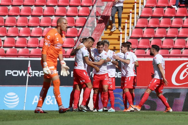 Necaxa celebrando una anotación