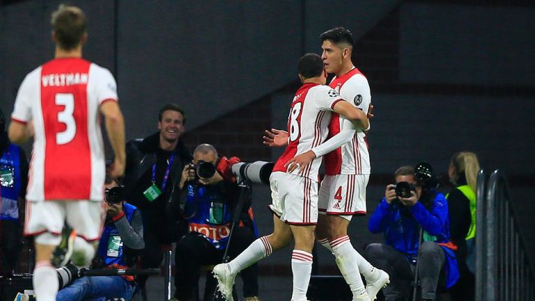 La alegría después del segundo gol de Ajax 