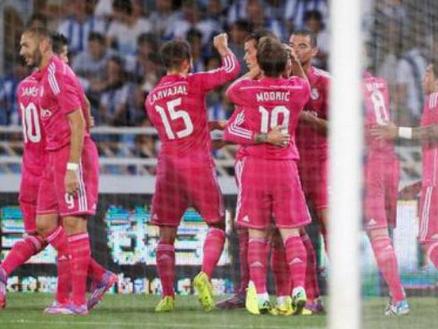 Uniforme rosa que usó el Real Madrid en la Temporada 2014-15