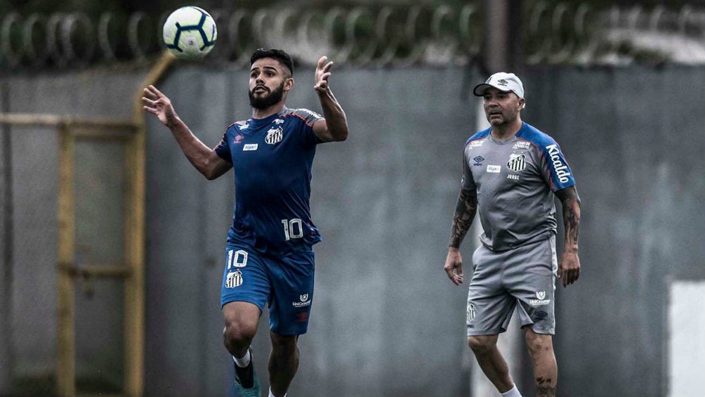 Sampaoli en entrenamiento con Santos