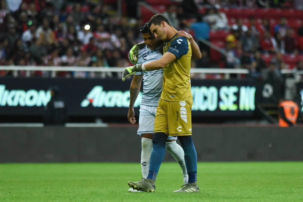 Sebastián Jurado y Carlos Salcido en el último juego de Veracruz ante Chivas
