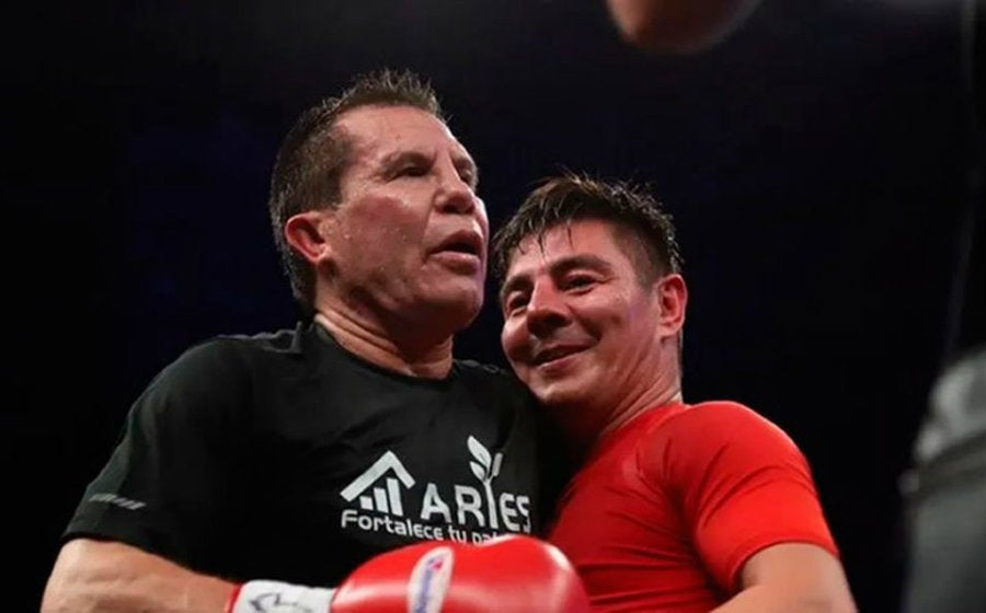 Chávez González y 'Travieso' en su primer combate