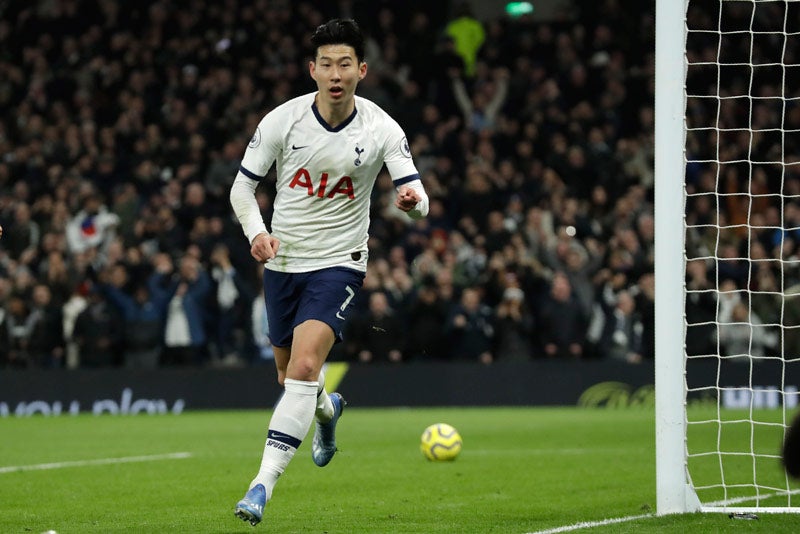 Son Heung-Min festeja su gol