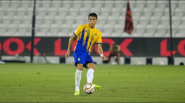 Héctor Moreno jugando con Al Gharafa SC