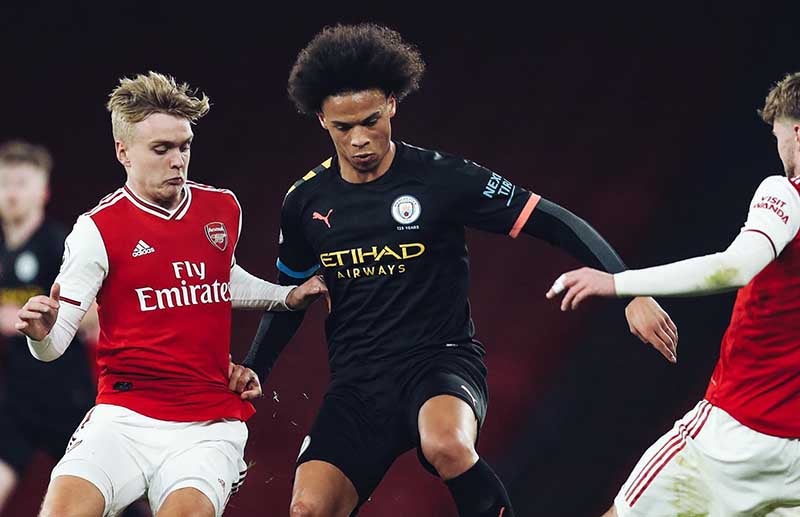 Leroy Sané durante un duelo contra el Arsenal 