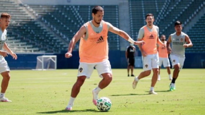 Javier Hernández en un entrenamiento en Los Ángeles 