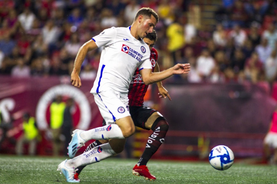 Santi Giménez en su debut en Liga MX con Cruz Azul ante Tijuana