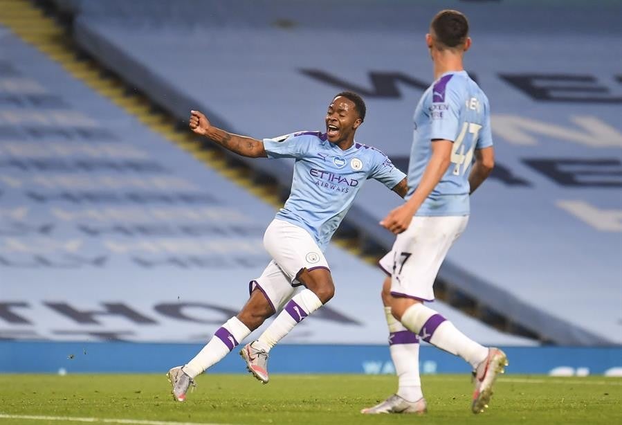 Sterling celebra su gol ante el Liverpool 