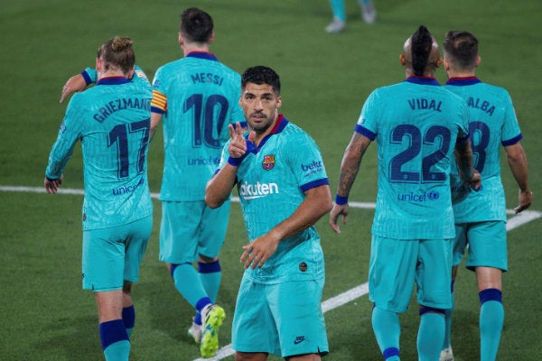 Luis Suárez celebrando su anotacion