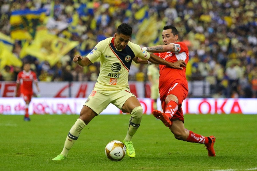 Cecilio Domínguez durante un partido con América