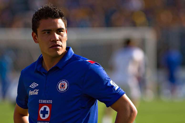 Pablo Barrera en un juego de Cruz Azul