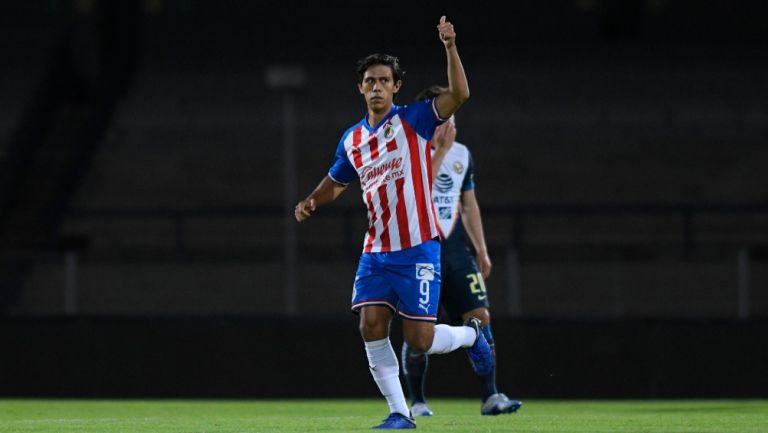 Macías celebra el gol ante América