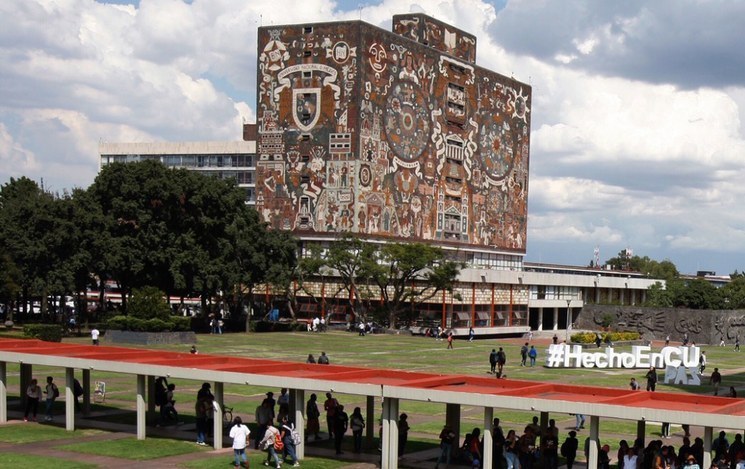 Explanada de rectoría de la UNAM
