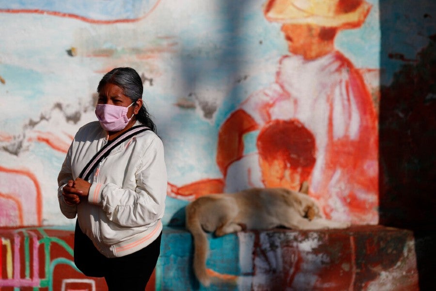 Mujer con cubrebocas en la Ciudad de México