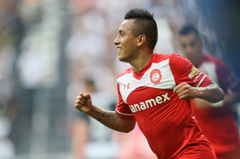 Cueva en partido con Toluca