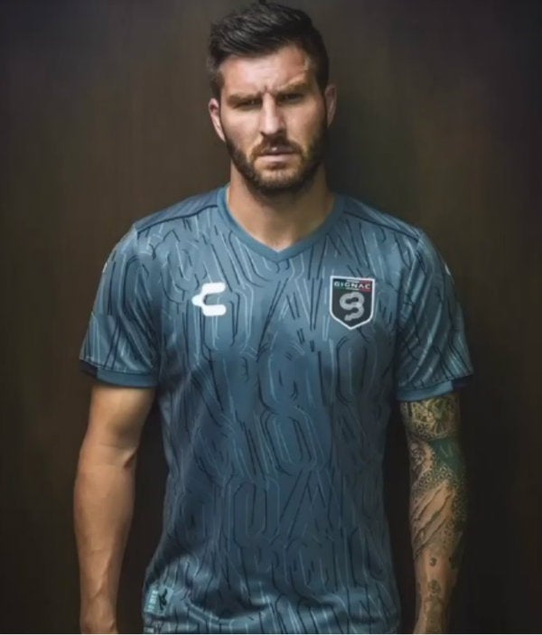 Nuevo jersey de Gignac