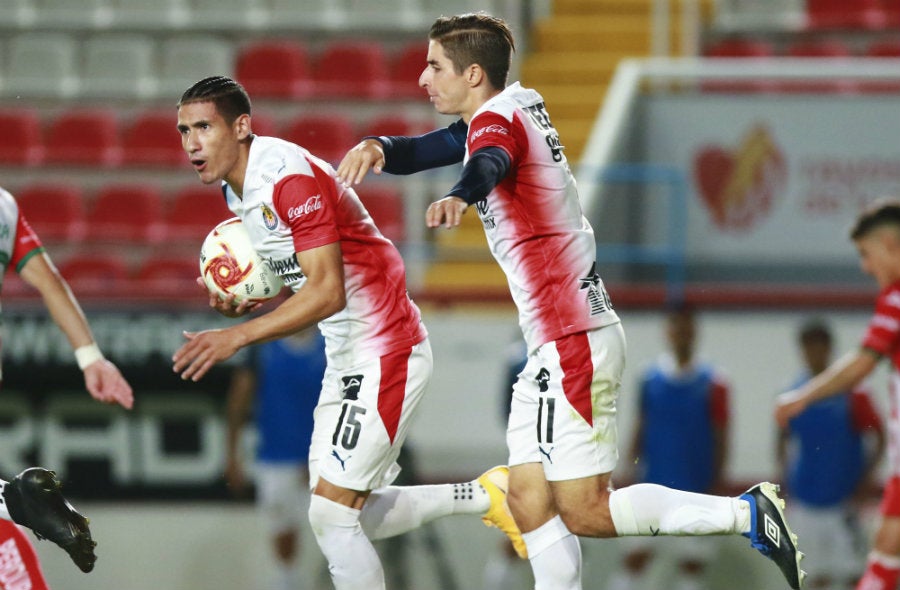 Uriel Antuna celebra el gol del empate