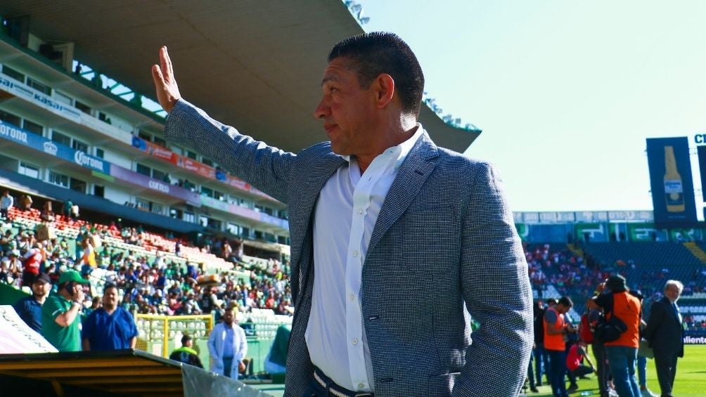 Ignacio Ambriz durante un partido con León