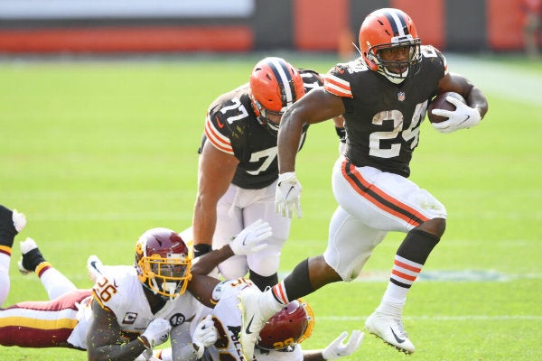  Nick Chubb en acción ante Washington