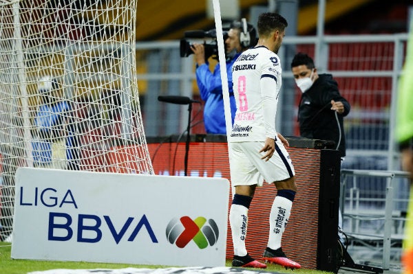 Andrés Iniestra, capitán de Pumas, tras ser expulsado