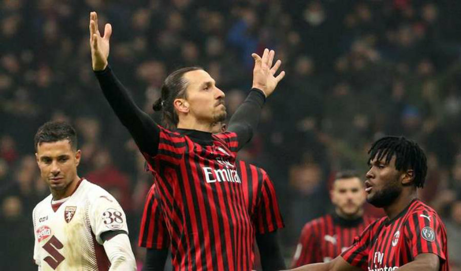 Zlatan celebra gol con el Milan