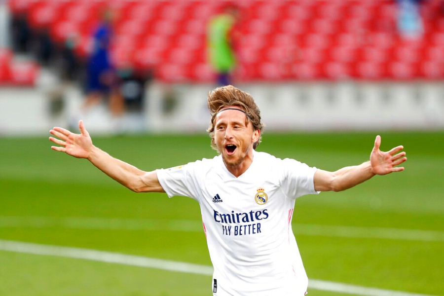 Luka Modric celebrando gol vs Barcelona