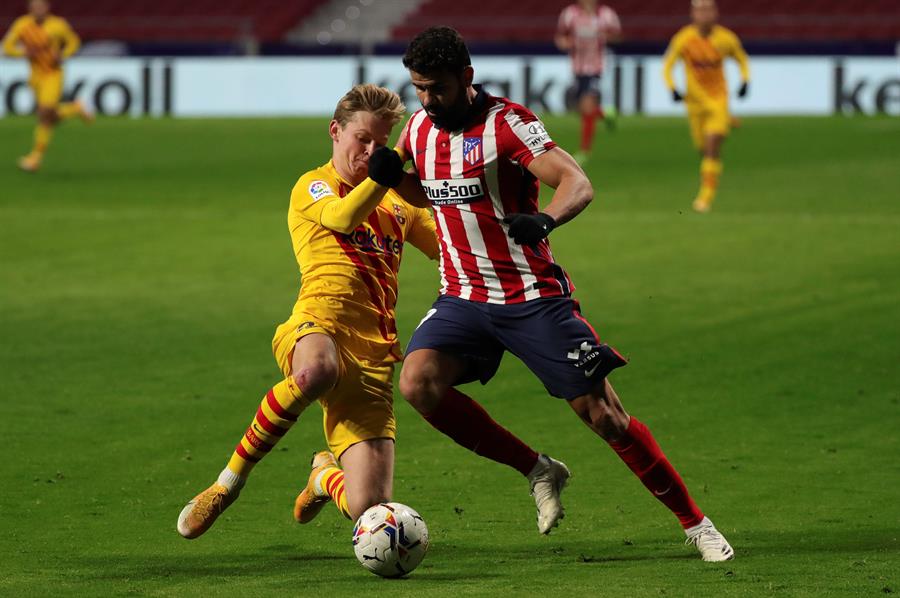 El holandés en acción contra el Atlético de Madrid