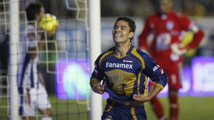 Pablo Barrera en festejo de gol
