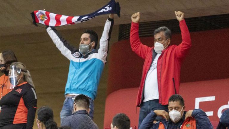 Afición del Rebaño festeja el gol de su equipo