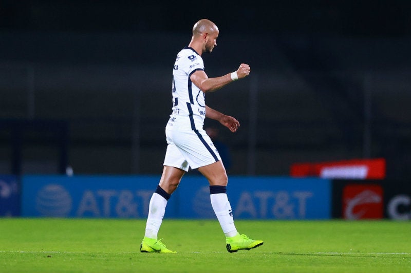 Carlos González en partido