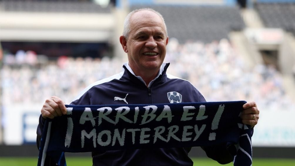 Javier Aguirre en su presentación con Rayados 