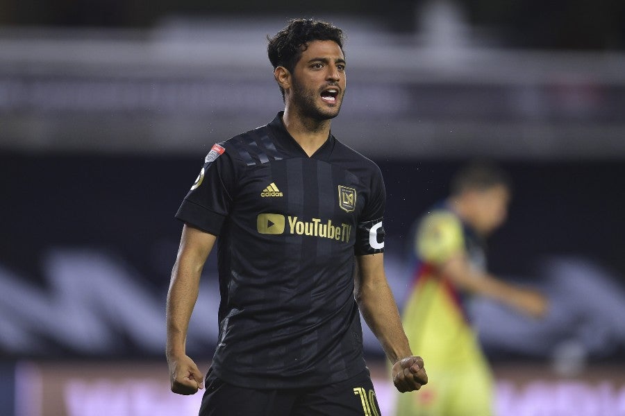 Carlos Vela durante un partido con LAFC