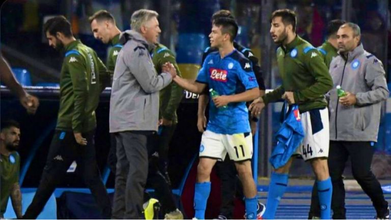 Ancelotti e Hirving Lozano en un partido con Napoli