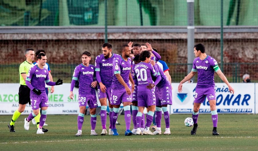 Jugadores del Betis festejando un gol a favor